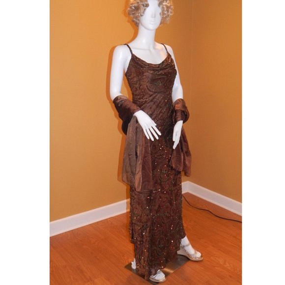 Victoria Royal (The Millennium) size 4 BRONZE/GOLD SEQUINED - Picture 3 of 16